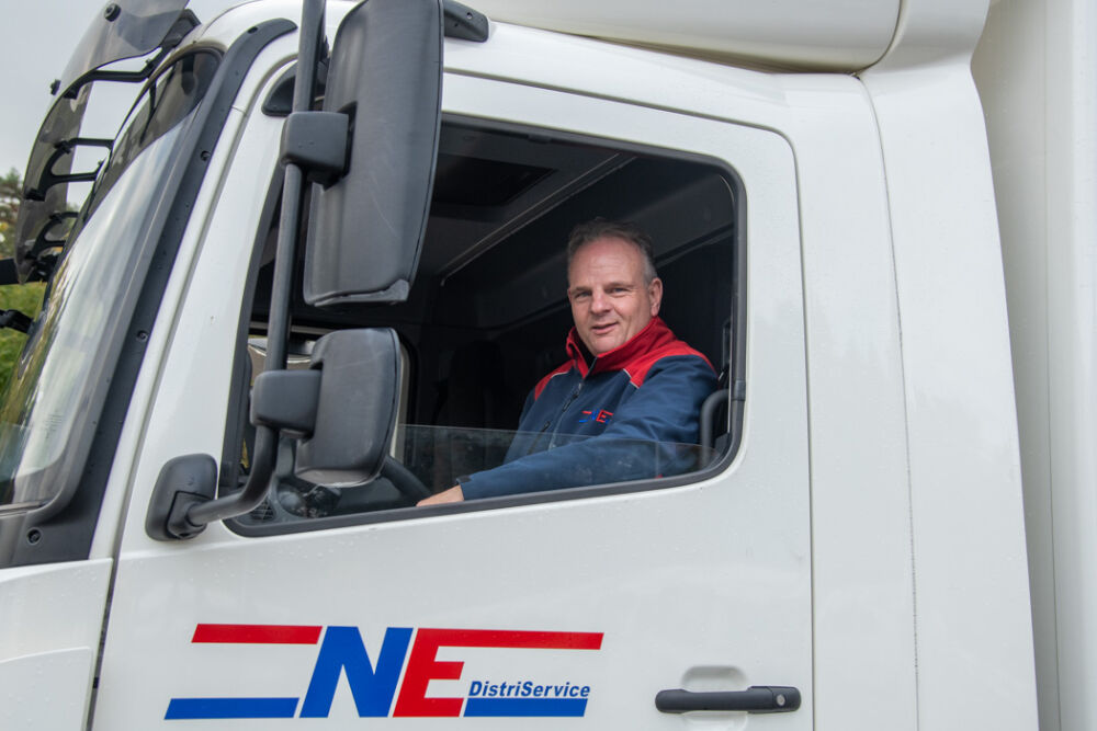 Chauffeur Klaas aan het werk bij NE DistriService